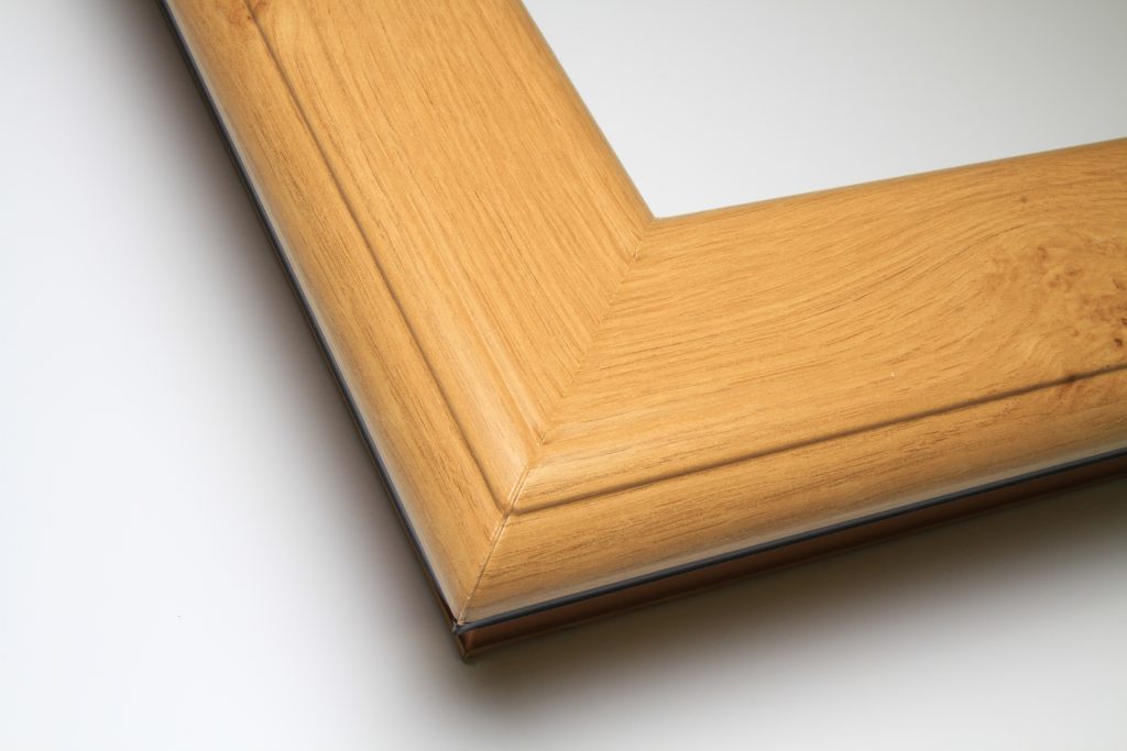 RAUM infinity frame close up